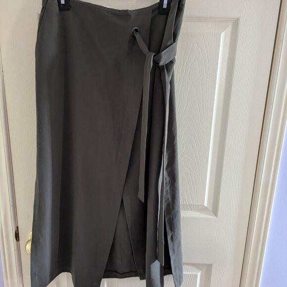 Oak + Fort Grey Skirt Size 10 - Picture 1 of 3